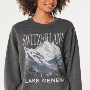 Hollister Women's Grey Oversized Lake Geneva Switzerland Graphic Crew Sweatshirt